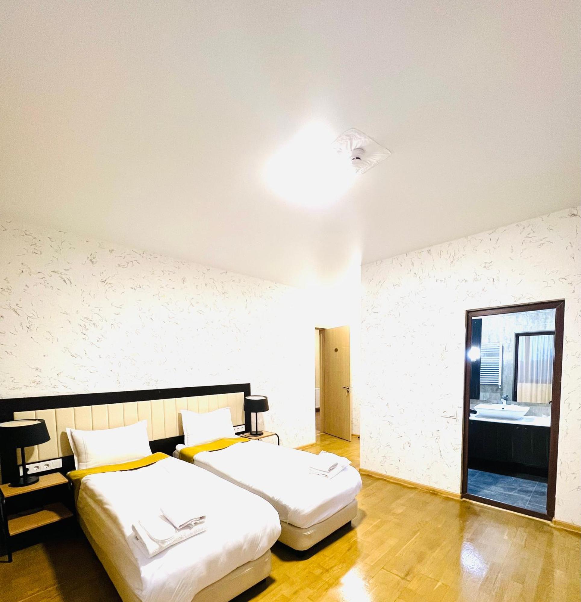 Green Hotel Ang Telavi Exterior photo